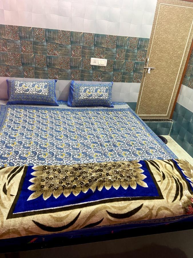 Garuda Guest House Varanasi Exterior photo