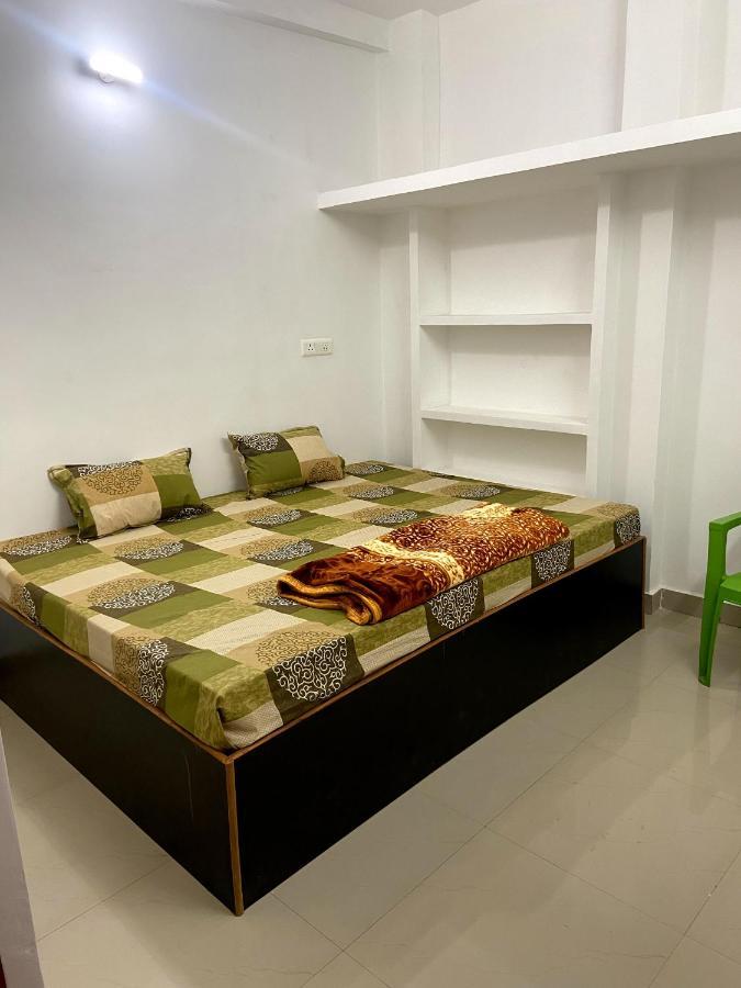 Garuda Guest House Varanasi Exterior photo