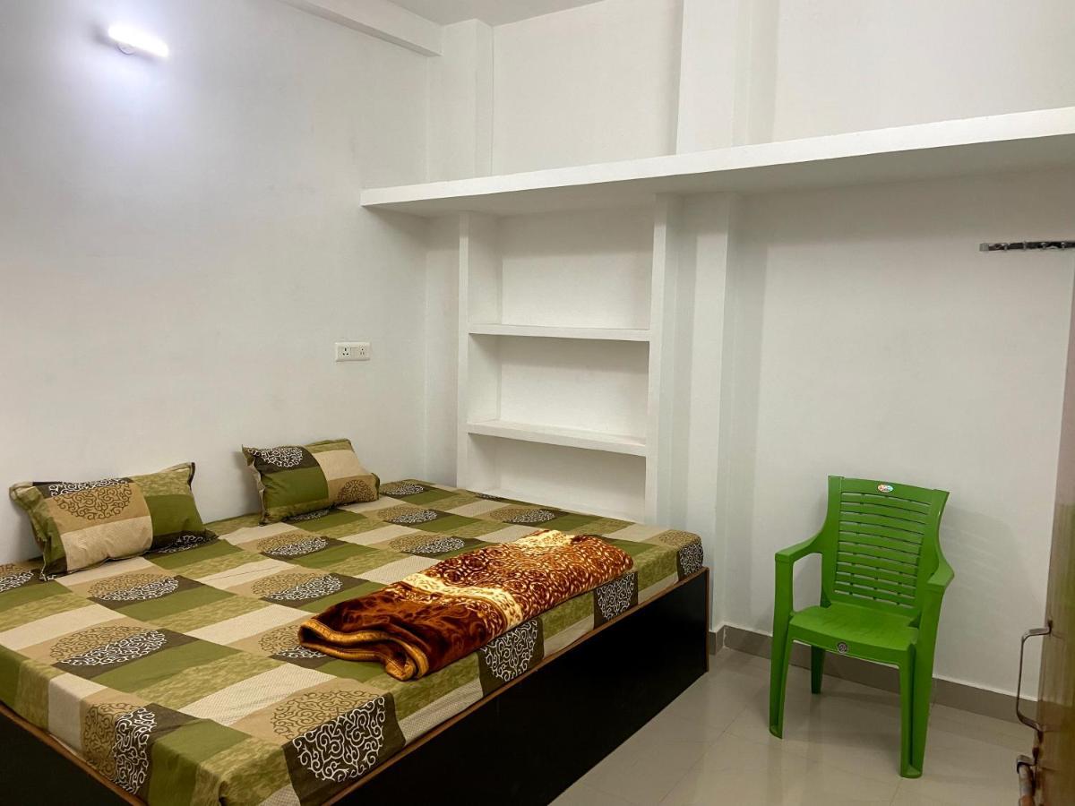 Garuda Guest House Varanasi Exterior photo